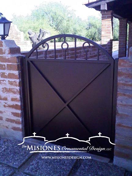 Short discount door gate